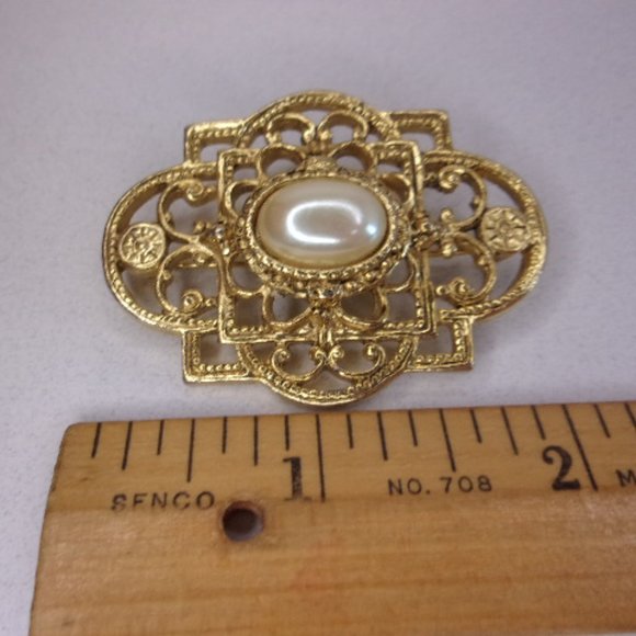 Victorian Style Paquette Faux Pearl Gold Tone Brooch - Picture 5 of 5